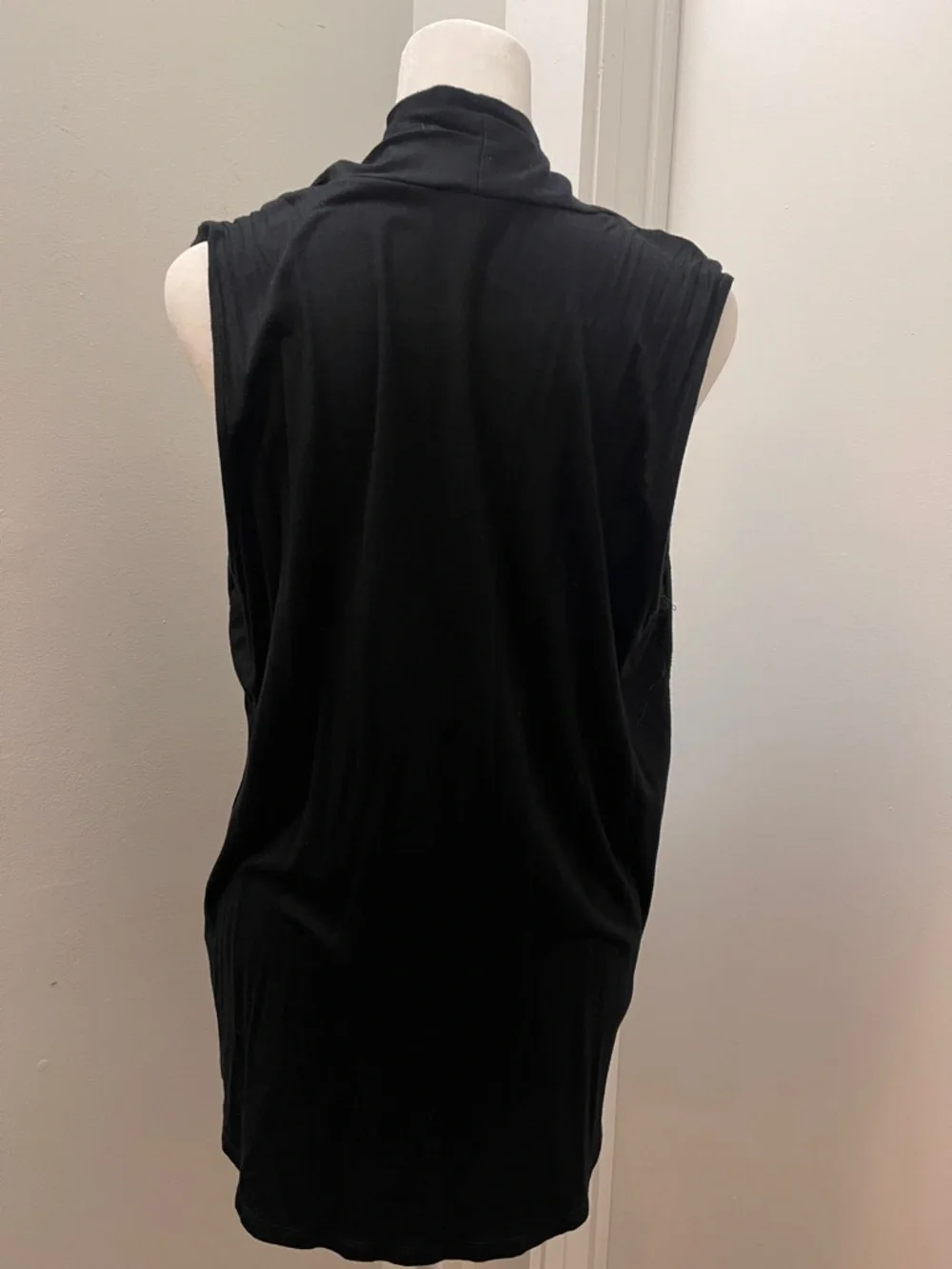 Cable & Gauge Black Lace-Up V-Neck A-Line Tank - Picture 2 of 4